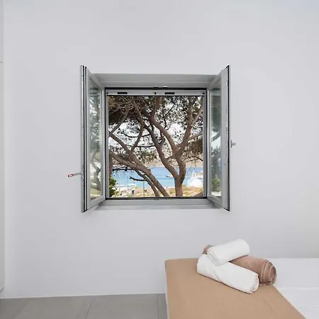 Serendipity With 3 Bedrooms Walking Distance To The Beach! Villa