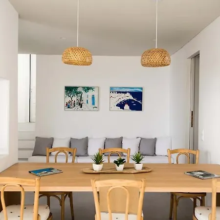 Serendipity With 3 Bedrooms Walking Distance To The Beach! Villa