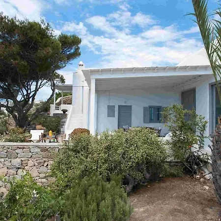 Villa Serendipity With 3 Bedrooms Walking Distance To The Beach!