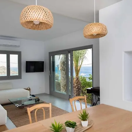 Serendipity With 3 Bedrooms Walking Distance To The Beach! Villa