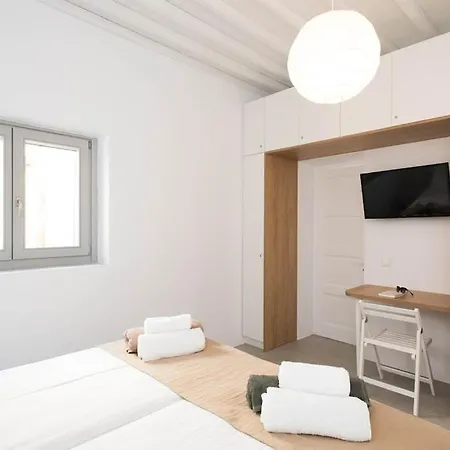 Villa Serendipity With 3 Bedrooms Walking Distance To The Beach! Platys Gialos (Mykonos)