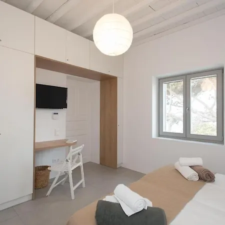 Serendipity With 3 Bedrooms Walking Distance To The Beach! Villa