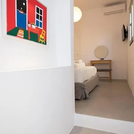 Villa Serendipity With 3 Bedrooms Walking Distance To The Beach!