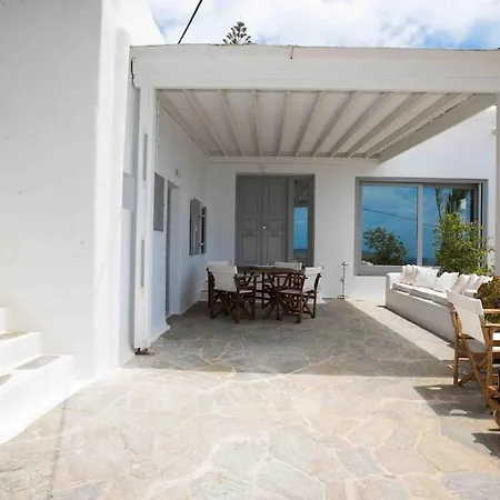 Serendipity With 3 Bedrooms Walking Distance To The Beach! Villa